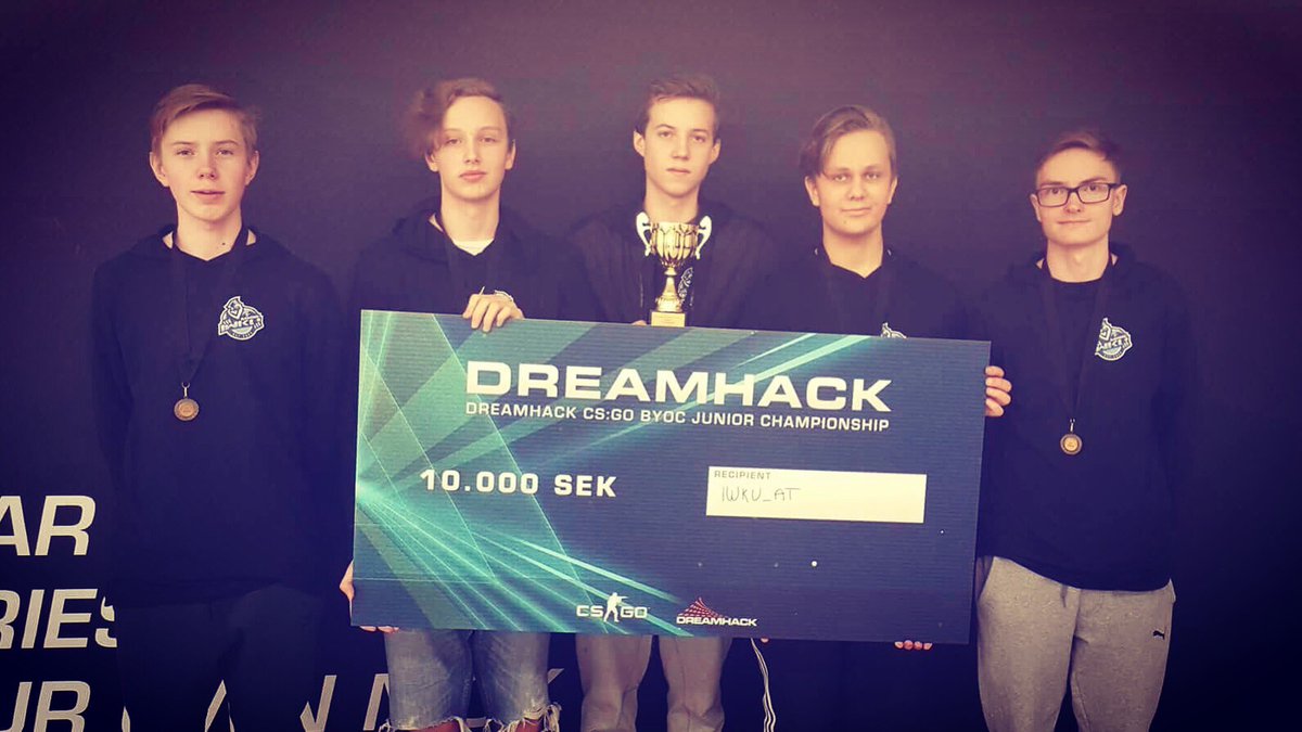 IwkuGaming's tweet photo. 1:st place for Iwku AT @DreamHackCSGO U18 2017 🏆
#dreamhack2017 #csgo #esports #IwkuWin @DreamHack @dhesportcrew #silversnipers crew https://t.co/wxrPer6WJT