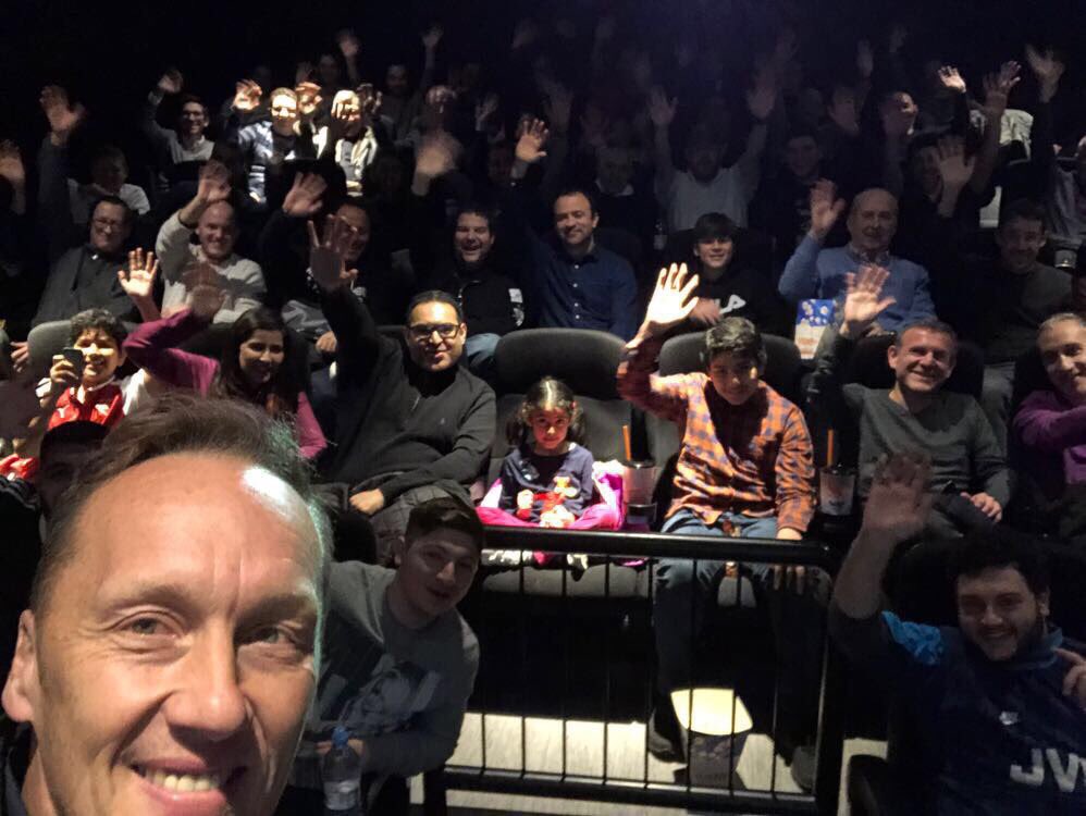.<a href="/LeeDixon2/">Lee Dixon 💙🇺🇦</a> was a surprise guest at tonight’s #89TheFilm screening at <a href="/vuecinemas/">Vue</a> North Finchley! ⚽️