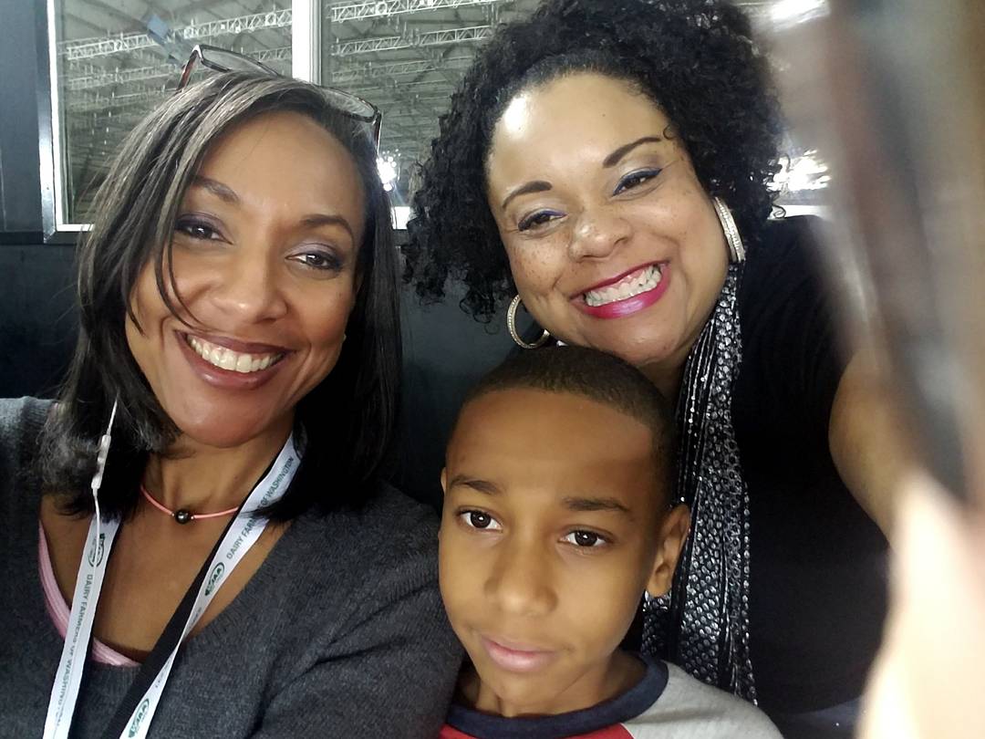 LivingItUpShow's tweet photo. On location at rhe Washington State High School Football Playoffs in Tacoma....Dynamic Duo "living it up" with the https://t.co/8XQ46tzNwQ family! ❤ @RainierAveRadio https://t.co/teZsadrFoH