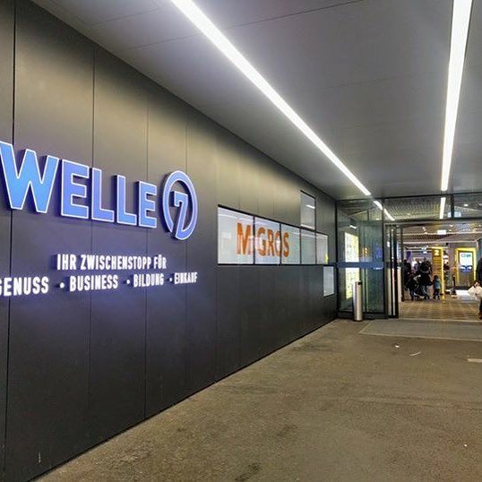 swissjoho's tweet photo. 多目的利用できる駅近の便利な施設 ( Bern ) 続きはこちら:https://t.co/4pjl2Lrxvm https://t.co/klA0Jr7quh #スイス情報 #ベルン #bern #便利 #useful #スイス #PostParc #楽しい #fun #instagood #海外生活 https://t.co/hpZYFxq7nL