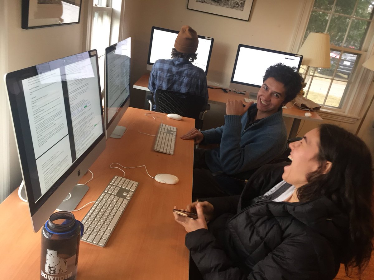 bowdoinscsc's tweet photo. Still smiling through periwinkle snail bioinformatics - one week left in #MMEE #BMSS2017 #Bowdoin #SCSC https://t.co/yL1wsYocVe