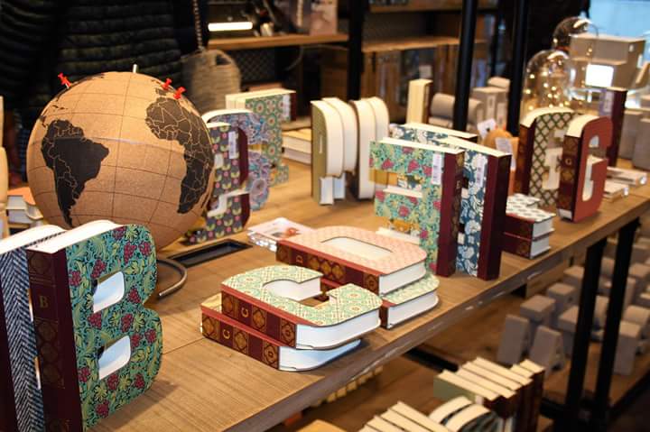 Il nuovo distretto commerciale a #CityLife #Milano. Negozi di qualità, tanti ristoranti, spazi urbani, un cinema. E intorno un quartiere moderno ma a misura d'uomo #CityLifeShoppingDistrict