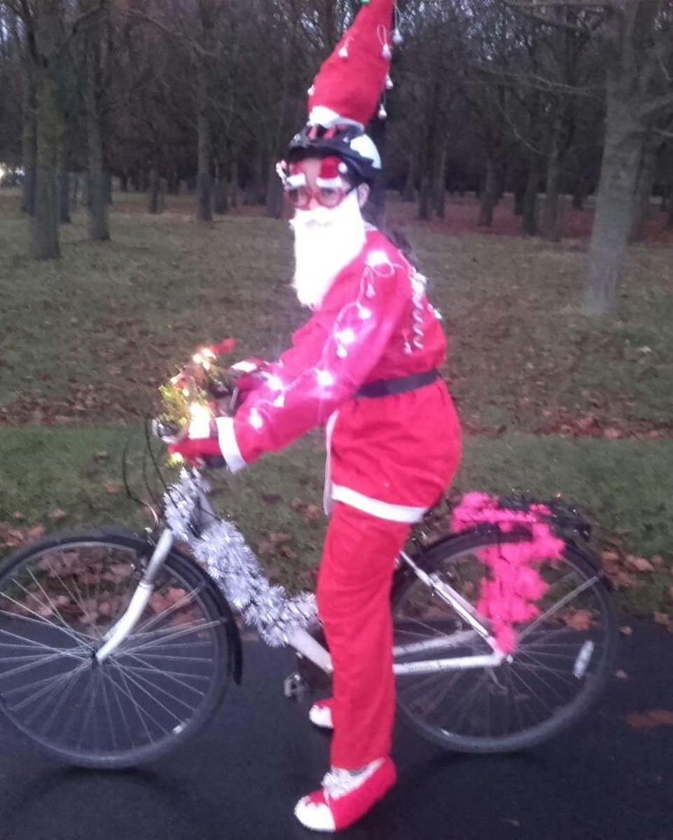 nessmul18's tweet photo. An evening well spent there is something extra spacial about cycling when you do it for chairty #SuchFun #chairtyevent #ChairtyCycle #CrumlinChildrensHospital 🤶🎅🚲🚲👐👐❤ #ChristmasTime https://t.co/G7ugykk5fr