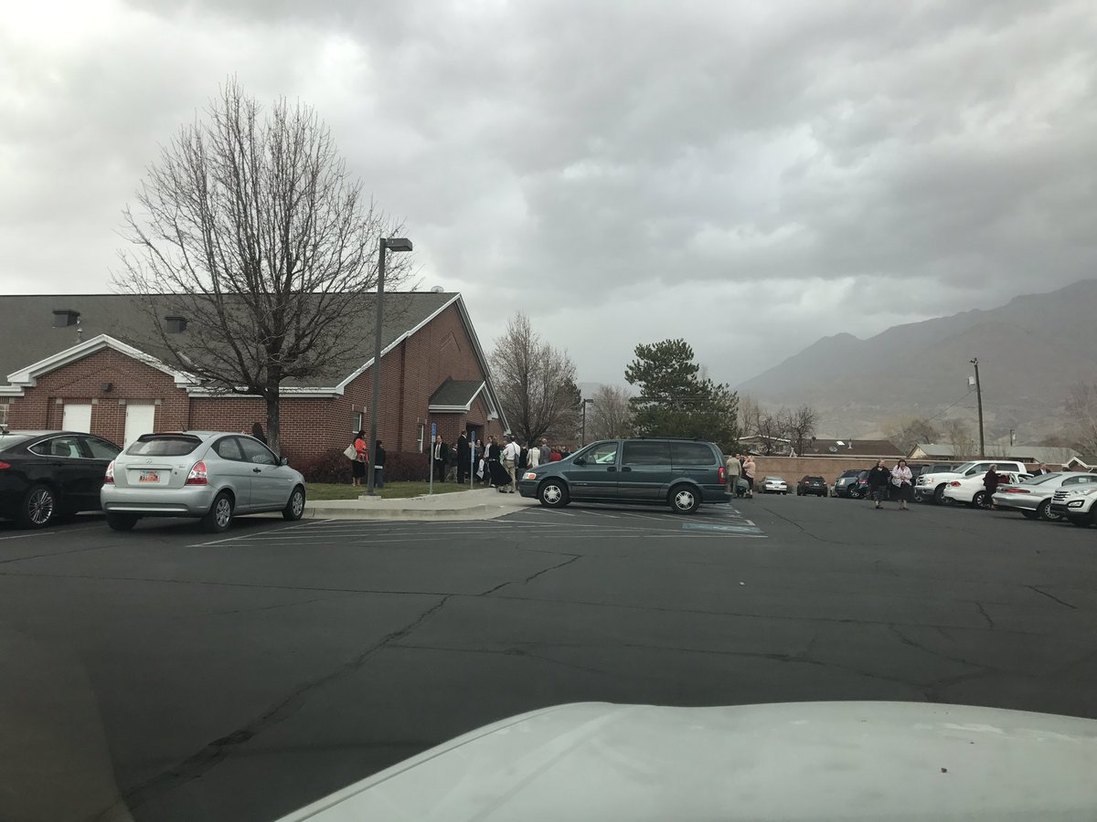 CrumBoleh's tweet photo. Someone pulled the fire alarm at church today in the middle of testimony meeting. Almost half the ward just hopped in their cars and dipped 😂 https://t.co/XOXd3cmPl9