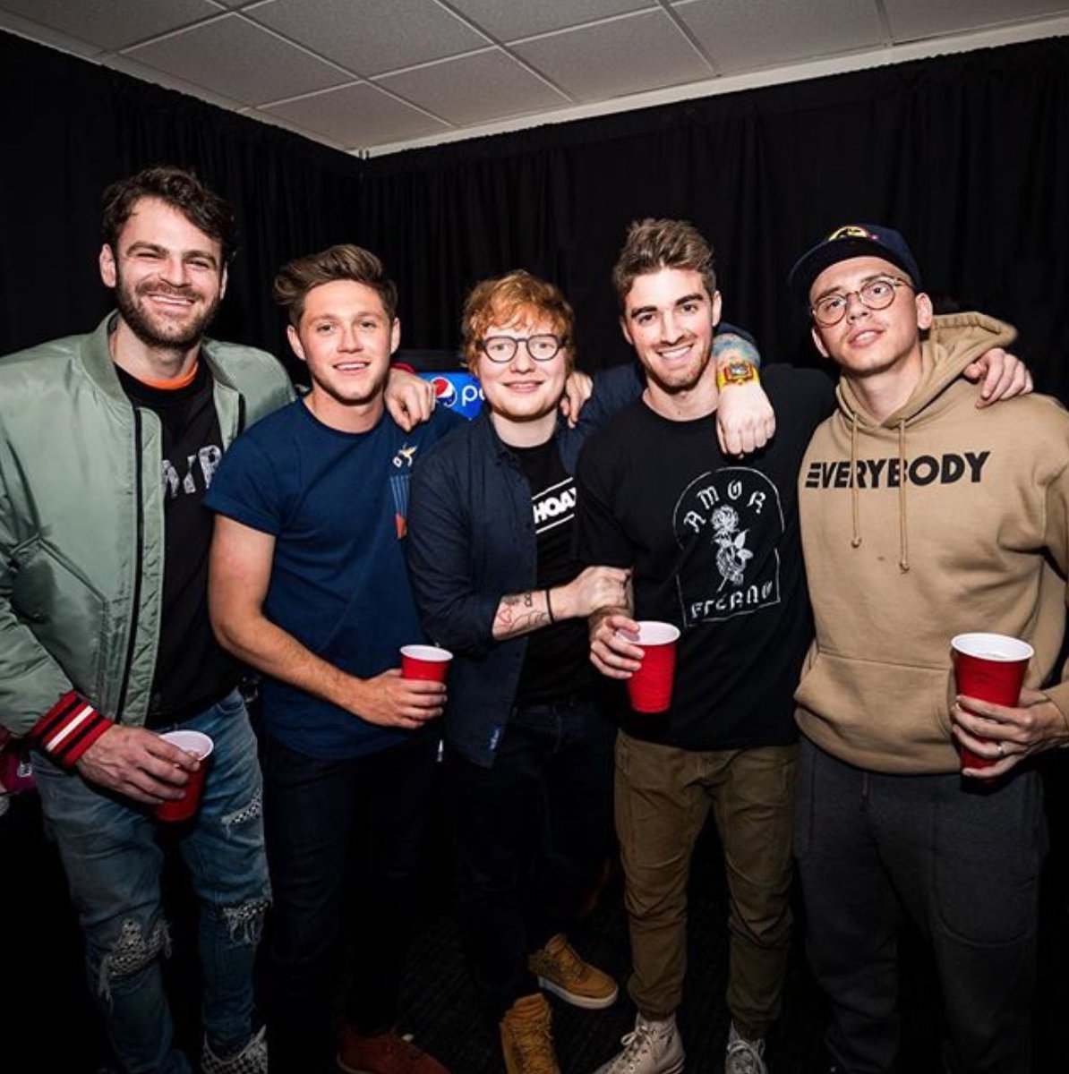 EdSheeran_EU's tweet photo. Ed with Niall, The Chainsmokers and Logic

📸 thechainsmokers &amp; danilolewis https://t.co/OWt1DnHDgQ