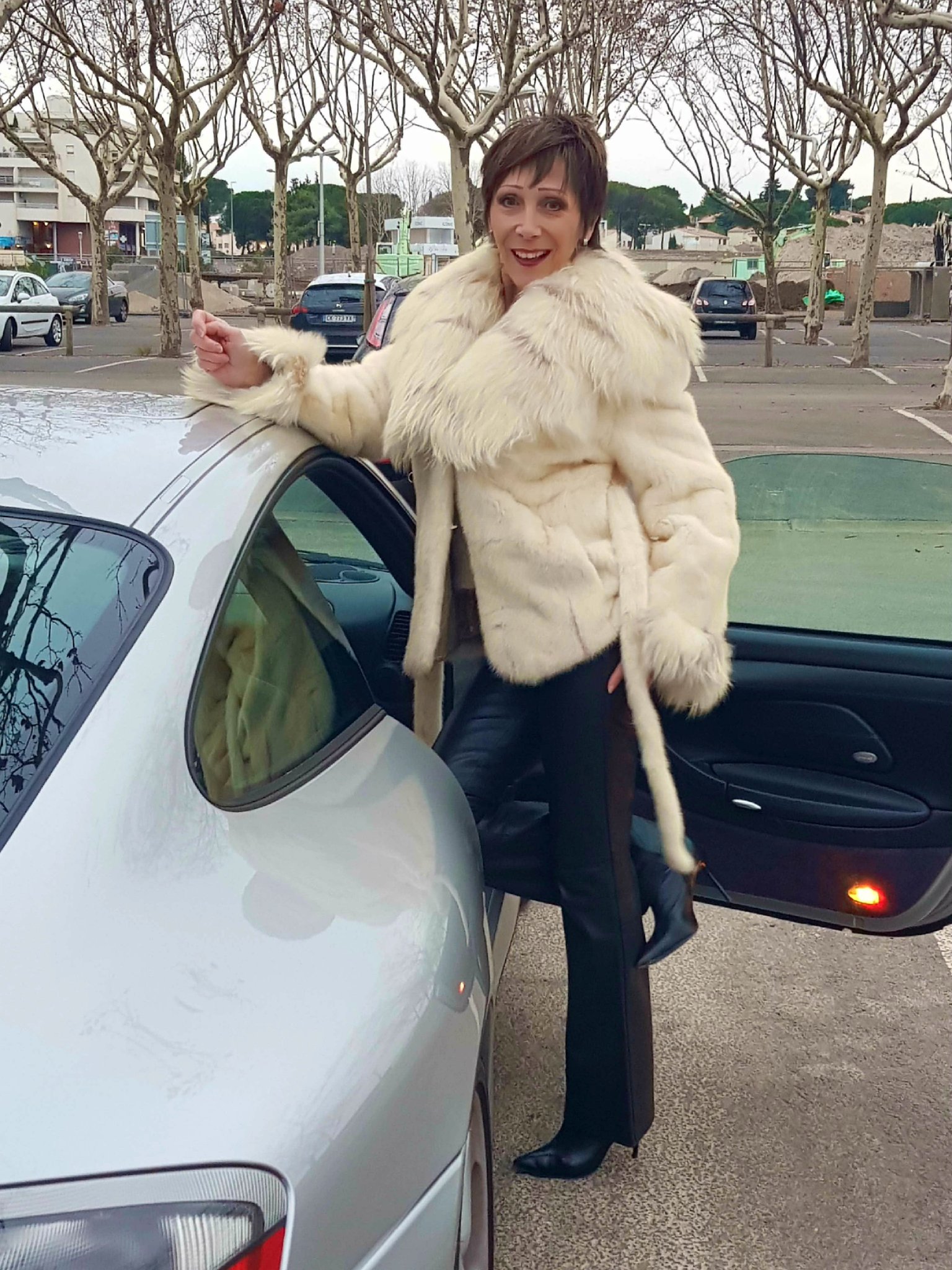 TW Pornstars - Catalya Mia. Twitter. Bonne soirée du Cap Bisouxxx 👄👠😍. 8:46 PM - 3 Dec 2017