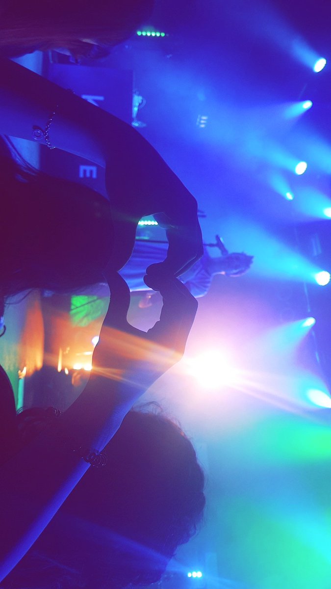 dianakuehngr's tweet image. Ich liebe das Bild😍😍🤙sieht aus als würdest du zu mir gucken😂
@kayefofficial #chaostour #teamkayef #kayef