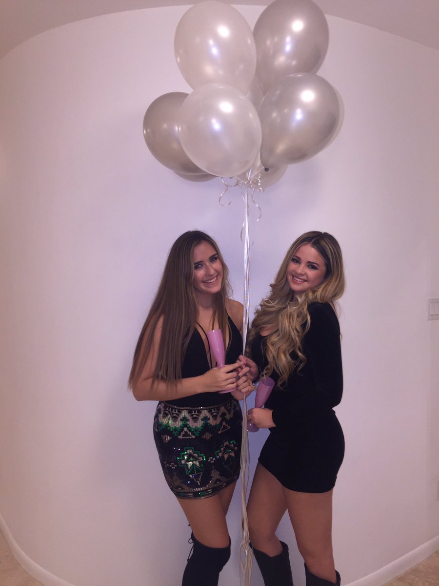 LexiPylman's tweet photo. Happy birthday bestfriend💗💗 Can't wait to celebrate you being an adult!!🤗🎉 Love you🔞 @EmilyPlacet https://t.co/kD05YfwuRV