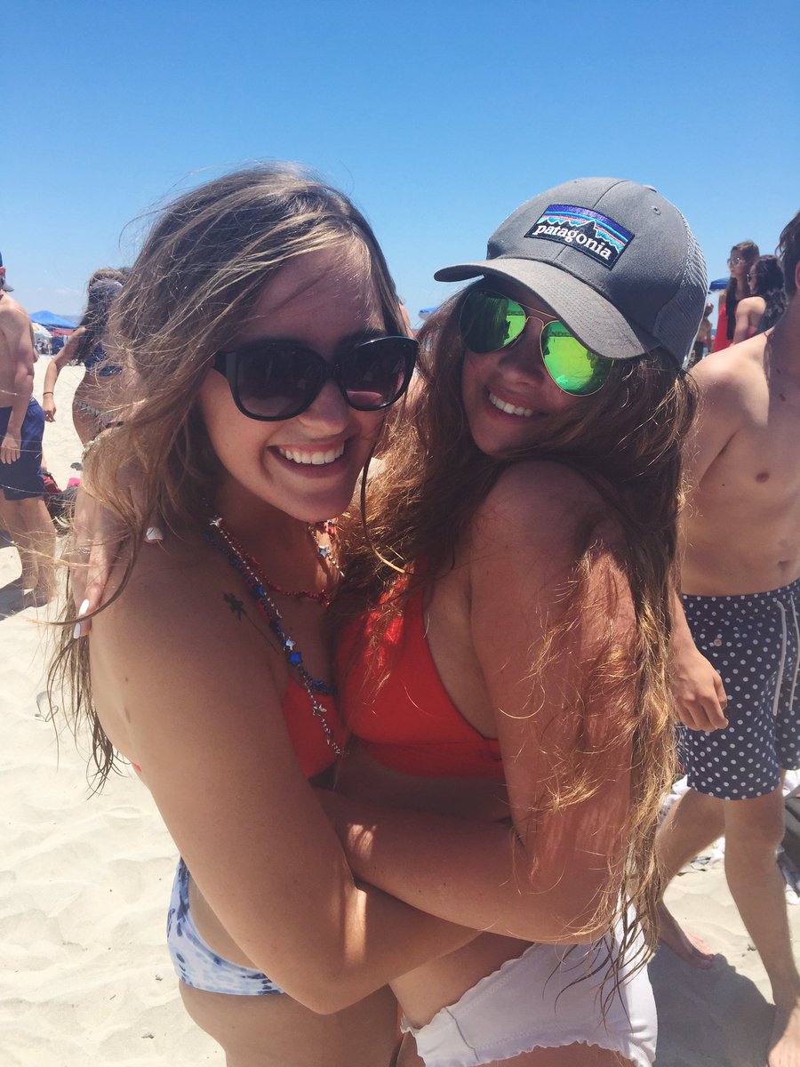 LexiPylman's tweet photo. Happy birthday bestfriend💗💗 Can't wait to celebrate you being an adult!!🤗🎉 Love you🔞 @EmilyPlacet https://t.co/kD05YfwuRV