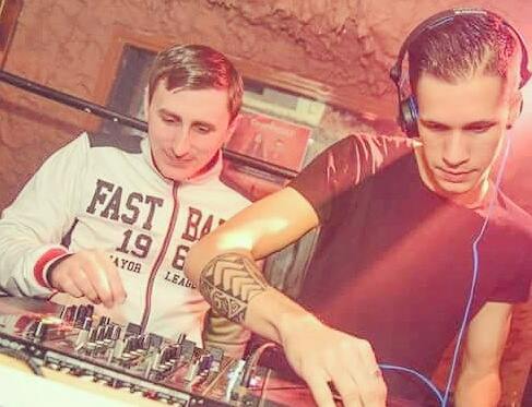Equatekmusic's tweet photo. #HappyDjs 😁 https://t.co/mc69qSEM1X