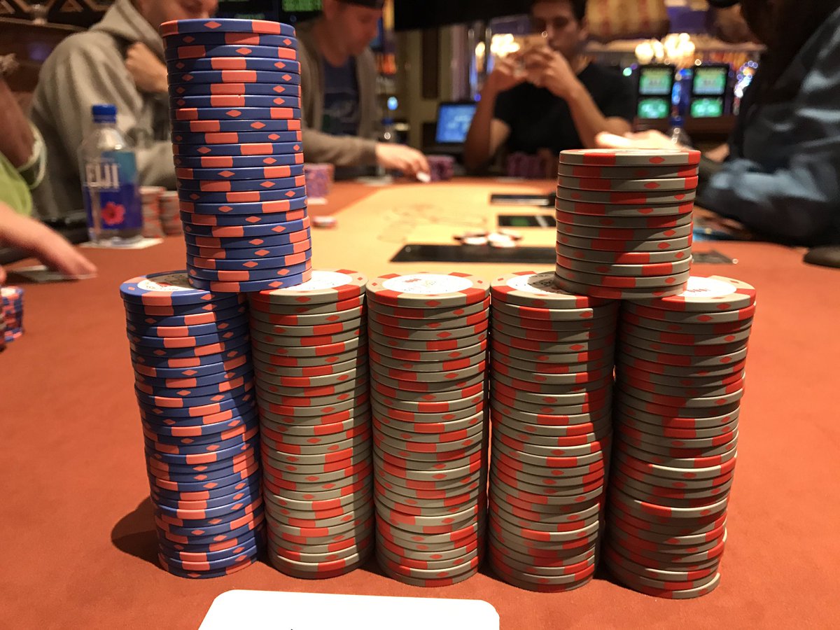 TRZpoker's tweet photo. Hot start to the FT! ~395k at 8kbb 7 left!!! @Bellagio #30stacks https://t.co/VfC4ausZtZ