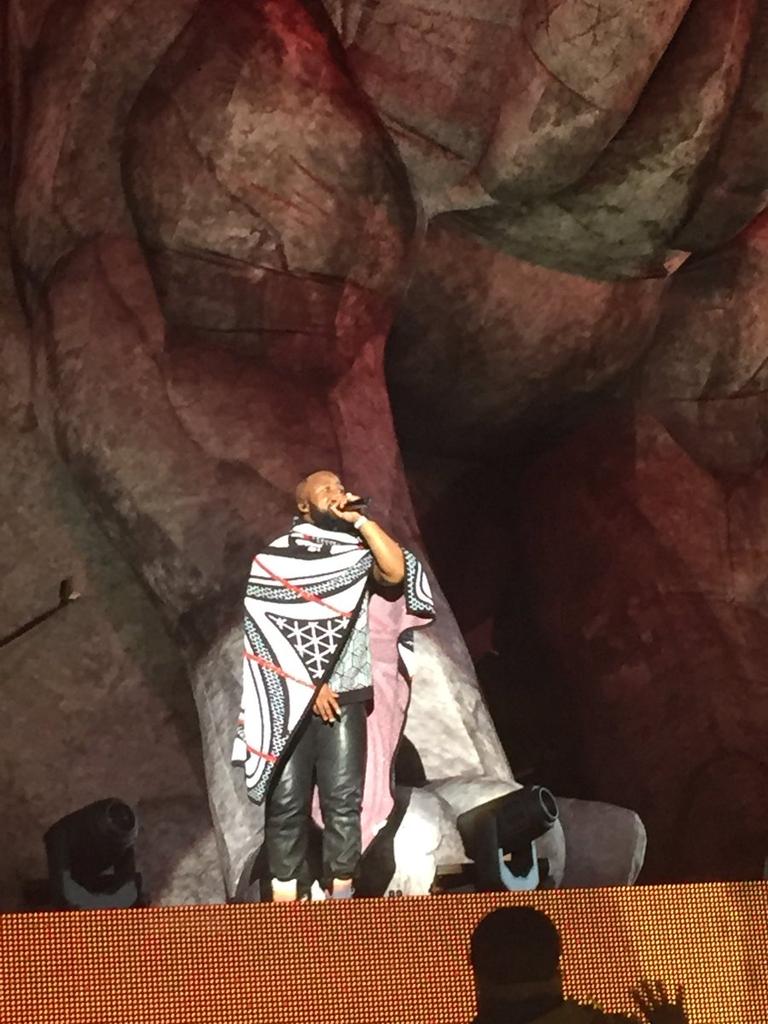 DONALDLEBITSA's tweet photo. Last night was dope and for that we thank the great mufasa but after seeing you wearing it am even more proud of my culture #CasspersNext https://t.co/WXjwAVr5mG