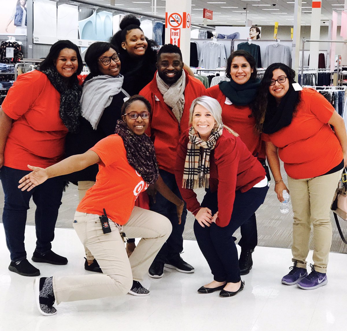 Baby it's cold outside!❄️#25daysof1458Christmas🎅🏻#scarfday