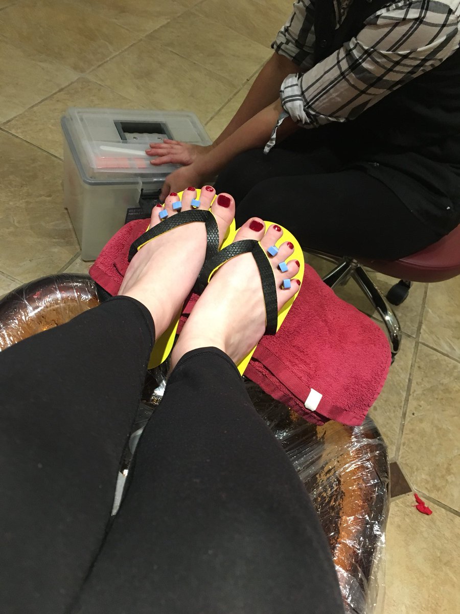 snazzygrace22's tweet photo. #Danceprep https://t.co/LxRDG7P938