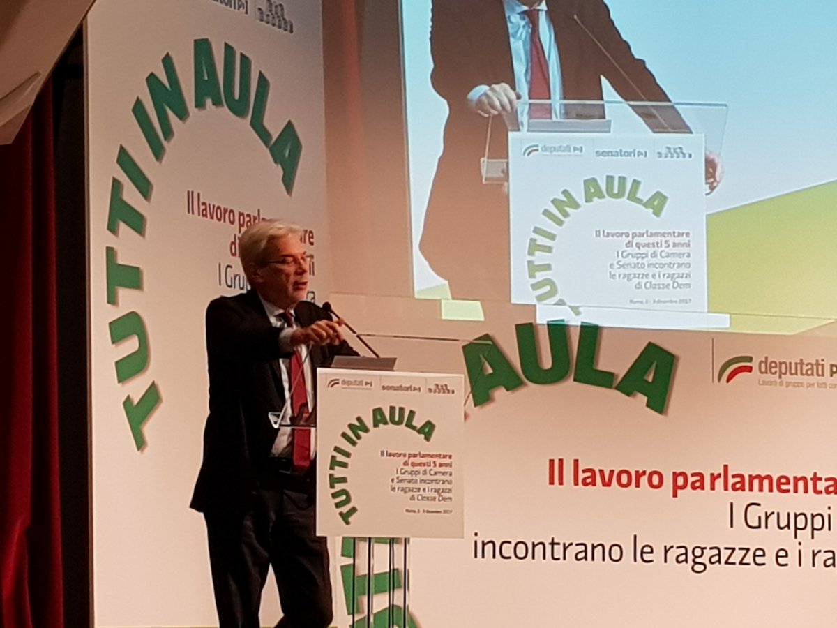 MarateaVito's tweet photo. C'è chi passa il proprio tempo a scrivere #FakeNews creando #disinformazione e chi passa un weekend a Roma per fare #Formazione.
Ritorno a casa particolarmente felice perchè grazie a #Classedem, la scuola di formazione del @pdnetwork  ho approfondito tematiche importanti. https://t.co/JaQEnaQ4v6