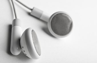 TwoRiversRadio's tweet photo. Remember to take your headphones into work today! Why? Because #TRR is going to be #liveandloud from Midday 'til 11pm. Gonna bring you #thelunchtimerush @podcastpoets #funknsoul @Upsideyourmind #straywolf #rocknroll @KlockworksKate #allthatbrass #cowboysfromhell & much more!! https://t.co/oRrDN9OCia