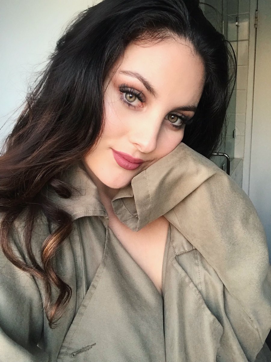 lexjuli tweet picture