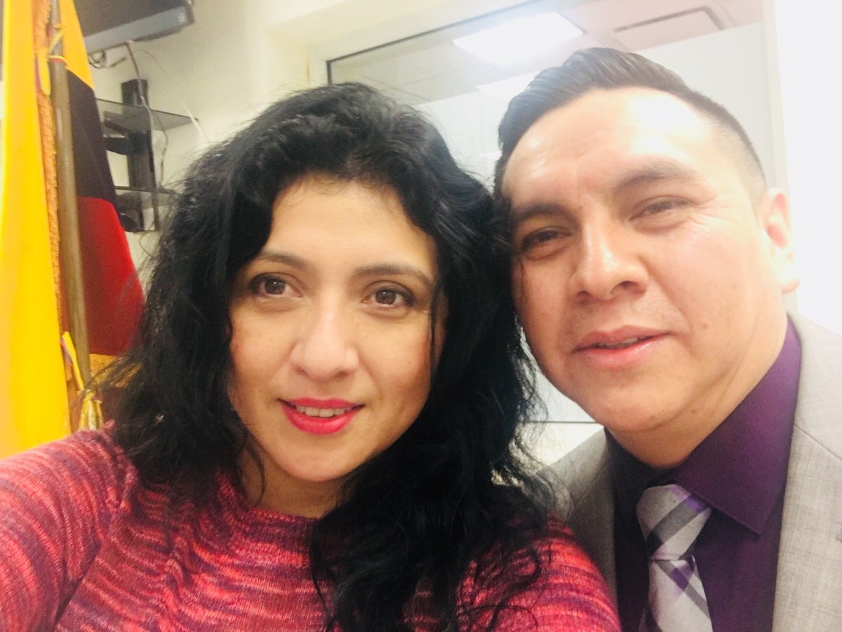 lindamachuca's tweet photo. Son las voces que la comunidad migrante escucha en la radio y que hoy se juntan para entregar información importante. Junto con el #ConsuladoEcuadorEnNY vamos a educar y prevenir. #RadioExtrema #EcuaCuy #TamboStereo #RadioImpacto #EcuaAmbatoRadio #ExplosionHits #LaRadioDeModa https://t.co/GIJShiAHeh