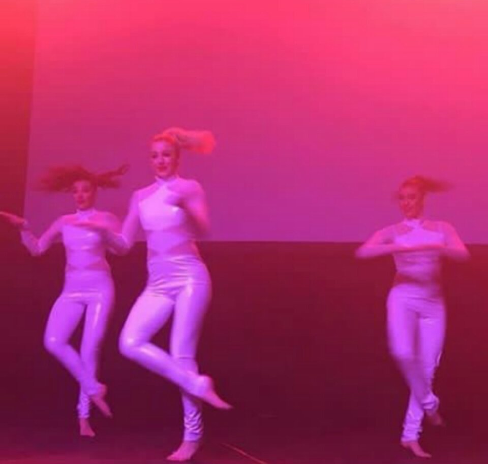 maglybisbi's tweet photo. A combination of these dancers is the best ✨💎🔥♕ #2ndshow #sanfrancisco #theIrreplaceables #theIrreplaceablestour #proudfan #loveu #checkout
https://t.co/ZhLii0jPtf https://t.co/H2cZbPPRyP