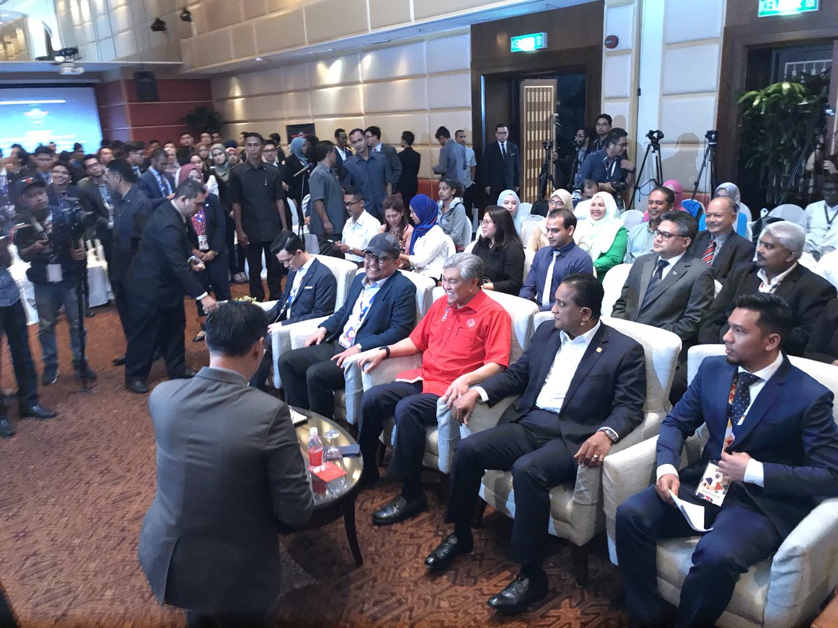 warta_daily's tweet photo. TPM @Zahid_Hamidi bakal menyampaikan ucaptama di Millennials Empowerment Summit 2017 https://t.co/JV7DNRKxjk