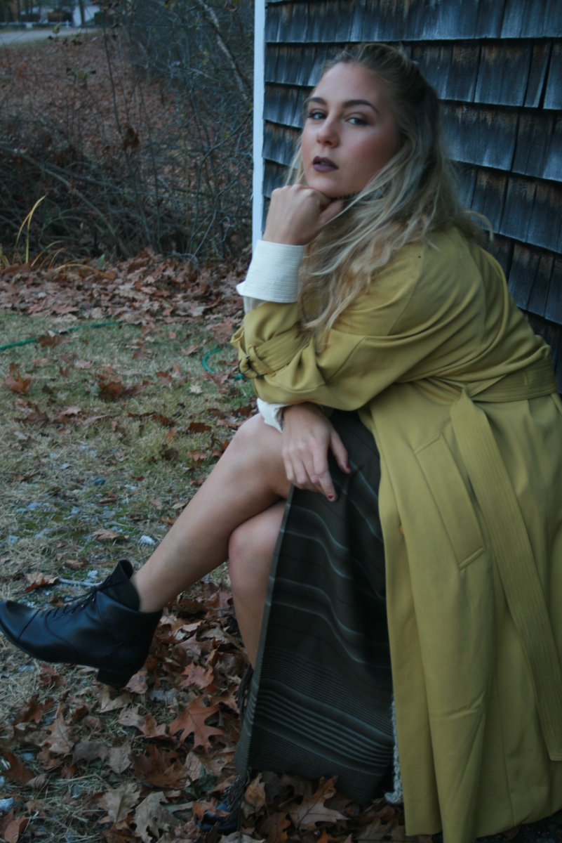 JuliaLuffArt's tweet photo. The shoot was inspired by the drape and layering of the vintage garments as well as the beauty of the New England landscape! https://t.co/5kOt8taGsu