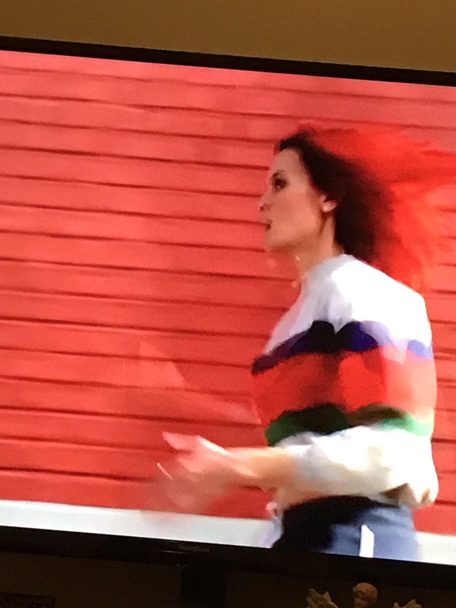 j_d_III's tweet photo. #RunBridgetRun #RunLolaRun I like it @SHO_SMILF @frankieshawisag https://t.co/D0YFFvn2kx