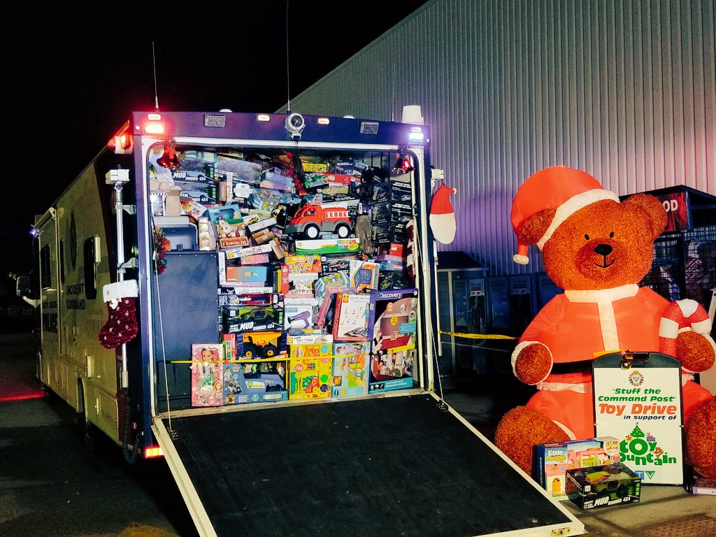 SSPAuxiliary's tweet photo. @SouthSimcoePS #StuffTheCommandPost for Toy Mountain is winding down now only a few minutes to go. As you can see @TownofBWG @townofinnisfil you have outdone yourselves. We are so proud to serve such careing communities. You have made a huge difference in a lot of young lives. https://t.co/unk4uQHRHZ