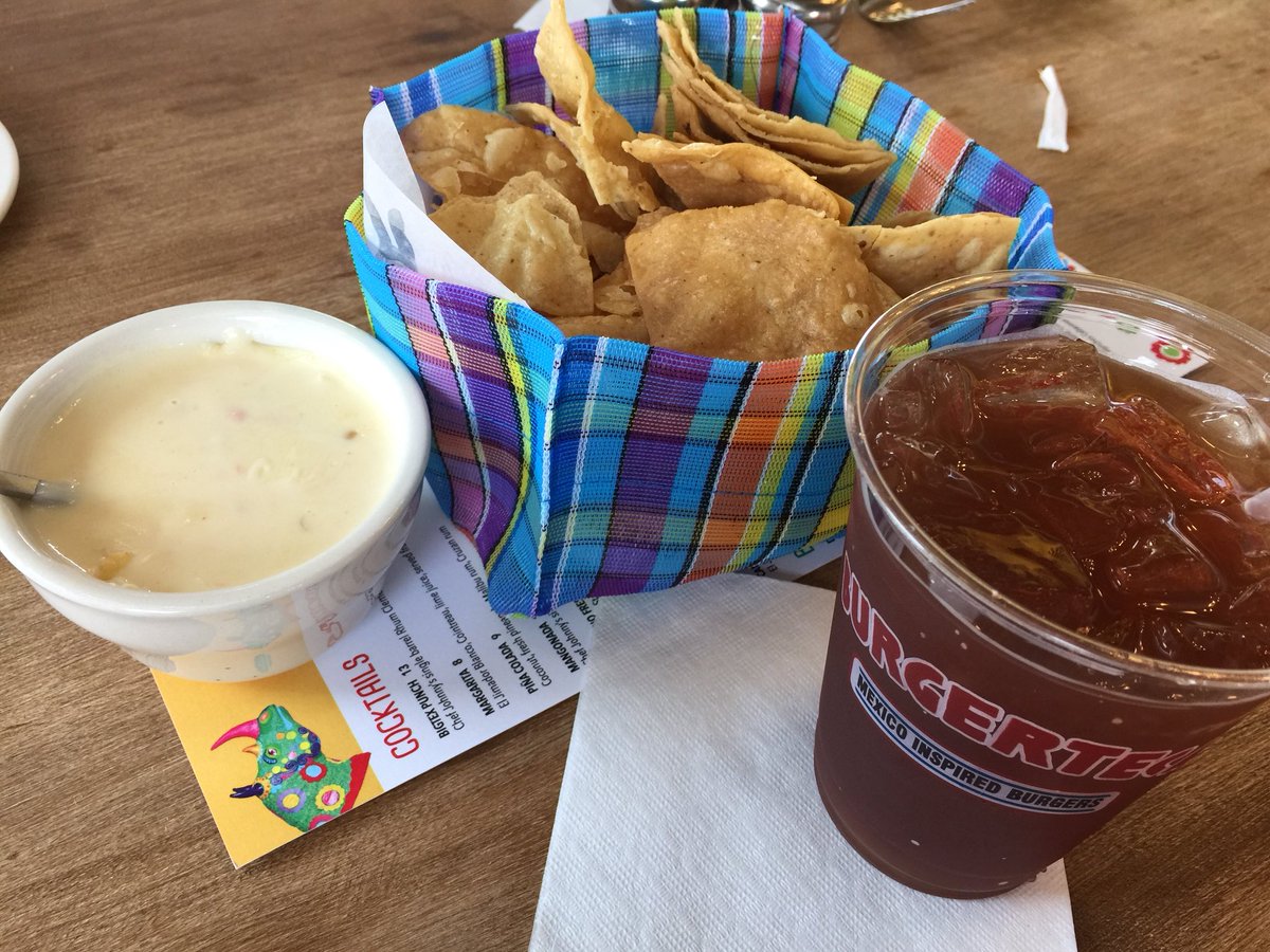 discoverschools's tweet photo. New restaurant! @iamchefjohnny is opening Burgerteca in @TheFlats_BigTex. Recommended: chips and queso, the Pacifica (seared tuna) burger, and a scoop of nieve in mandarin orange. We loved it, and plan to come back with the kids.
#burgerteca #iamchefjohnny https://t.co/EQzT4aJ6sE