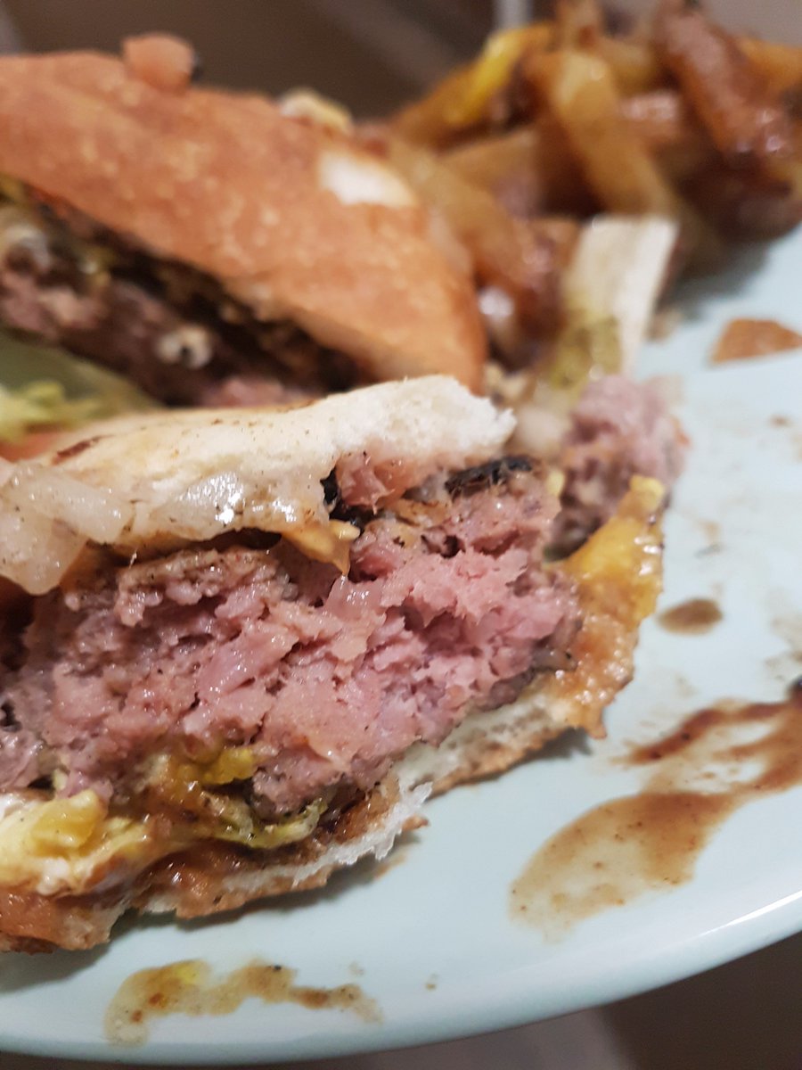Justin Robinson (@robinson_j_) on Twitter photo Hey <a href="/foodora_ca/">foodora_ca</a> and <a href="/Disgracelanded/">Disgraceland</a> I just ordered a veggie burger from you. Tell me this isn't beef? I'd like some answers Hey <a href="/foodora_ca/">foodora_ca</a> and <a href="/Disgracelanded/">Disgraceland</a> I just ordered a veggie burger from you. Tell me this isn't beef? I'd like some answers