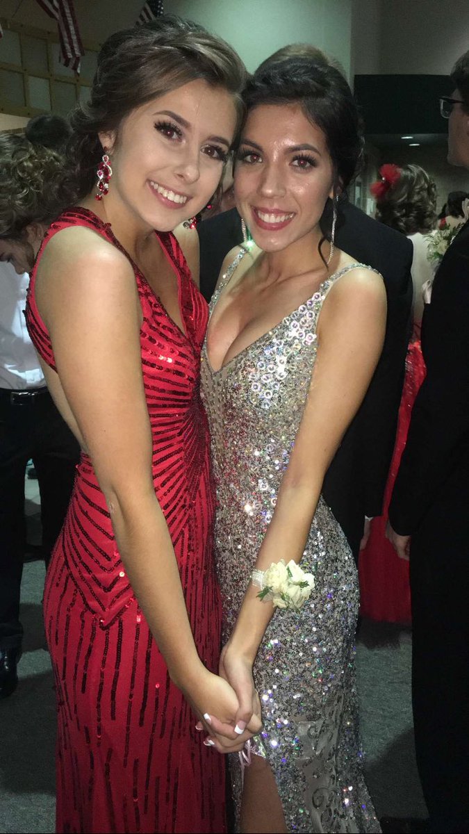 EmilyTjader's tweet photo. #formal2k17 @Lumberjack_Live https://t.co/cQ4WWO3xgp