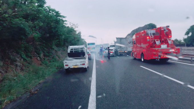 交通事故 沖縄北ic 沖縄南icで乗用車とトラックの事故 また同じ道路で事故 まとめダネ