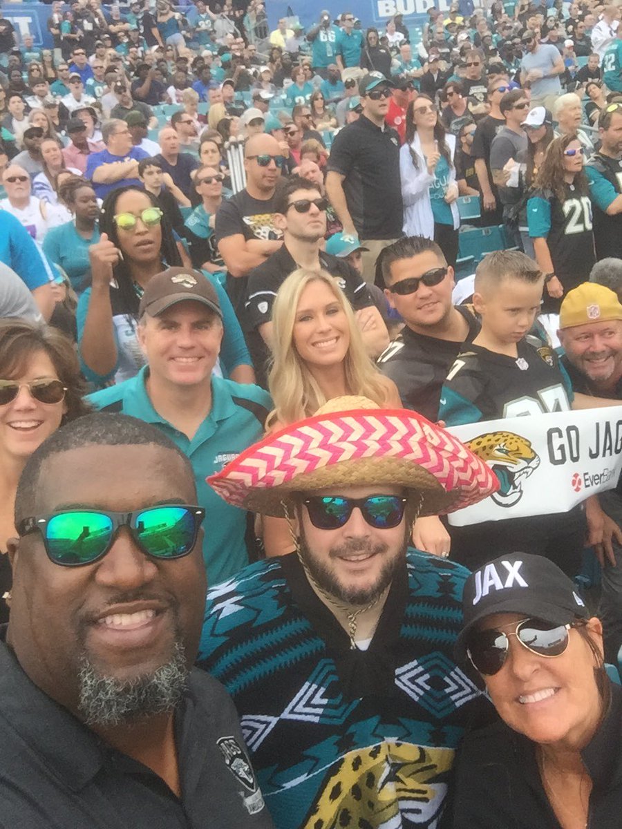 footballchic904's tweet photo. Then this happened today! @BIGSOFA a @Jaguars ambassador... thanked me for being a LOYAL season ticket holder. #Sec150 no big Sofa... thank you... #BestFanExperience @jaguarnick https://t.co/Uhx3Xs7GVJ