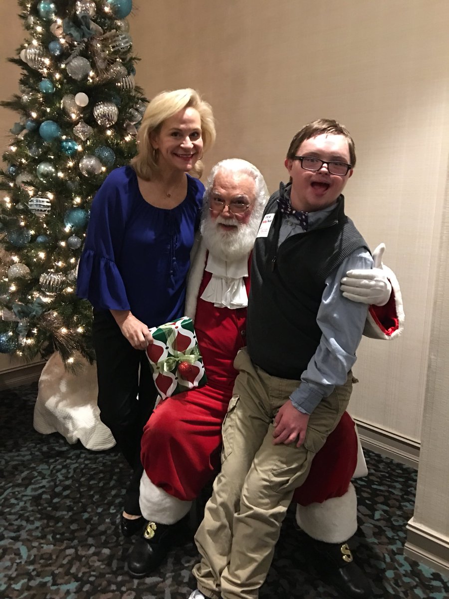 UniteOurVoices's tweet photo. What a great way to celebrate the #Christmas season spending time with our dear friends at @RallyFoundation tonight & seeing #SANTA ! ππ
πΌππ #hohoho #morethan4 #childhoodcancer #cancersurvivor #celebrationwithfriends https://t.co/q7PtJbnksB