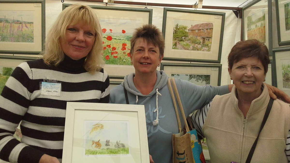 grenvilleallen's tweet photo. Up @CoolingsGC today with @KeepLocalCraft: AP1 of 'Scarlet & Black 2' is bought in a #limewashed green #frame by the 'Rabbit Lady' Sue Blowes. She also bought 'Stunt Bunny'🐰in a cream frame @thecraftshows in @PenshurstPlace. Ta Sue and friend 👇 - below with #HazeltheMallMoll https://t.co/x8QWaCmECn