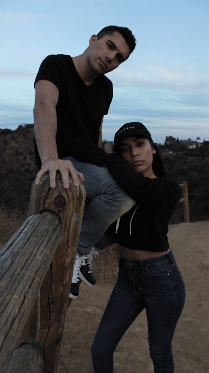 deegozlan's tweet photo. Not everyone who wanders is lost. 
@SolidStone 📸
#InvictusAnimus #LosAngeles #BetterEveryday #MulhollandDrive #Love #Photography #LA #LoveWhatYouDo
#CreateYourself #Create #TheGrowingProcess #MoreLife https://t.co/DfZ78umWdT