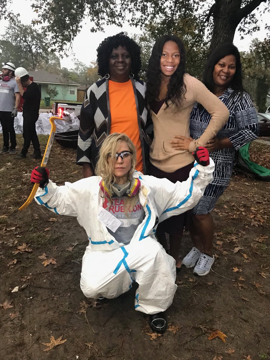 Before the #JoanneWorldTourHouston tonight me and @btwfoundation teamed up with @teamrubicon to do some demolition due to water damage and mold remediation in Pamela’s house from Hurricane Harvey. We want to help make #HoustonStrong. And we love Pamela! ❤️
