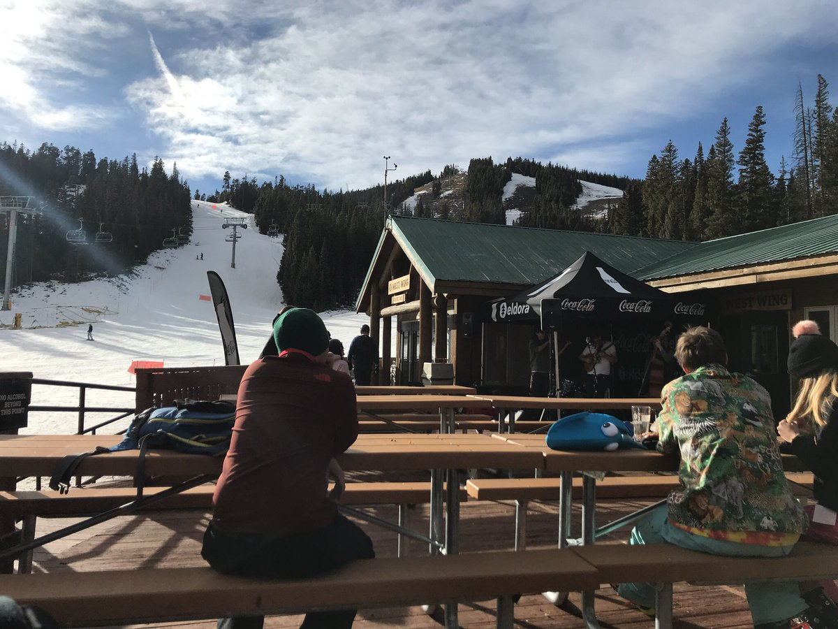 vtapia's tweet photo. @EldoraMtnResort love the awesome new high speed lift! Great use of Sunday - thank you to #bansheetree for providing sweet live music on the mountain βπ½#skicolorado https://t.co/8JMvvL9xrY