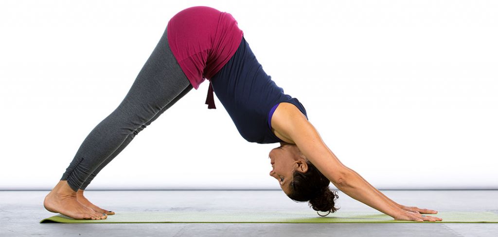 FitParentBC's tweet photo. Get your #yoga practice started with this guide to #sunsalutations.  https://t.co/LLrTz4VaWs https://t.co/I1oyxb40Gg