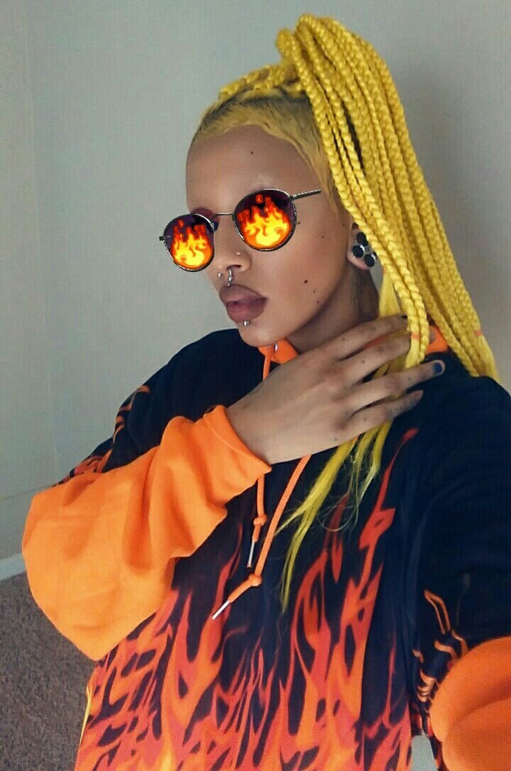 freshg0th's tweet image. this filter matched my fit, i feel fuego af