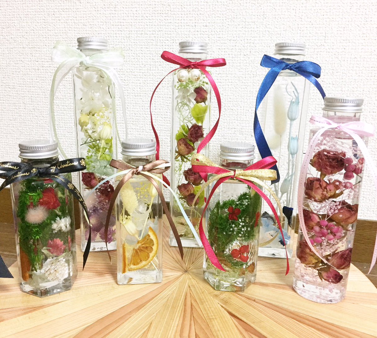 ape_group's tweet photo. 【#アーペクリエイトウィーク 出展者情報】
会員№047
and C2

アロマワックスバーや布小物の作品を生み出すクリエイター。
什器やラッピングからもこだわりや世界観を感じ取ることができる。
今回で3度目の出展。

@and_c2 
#ACW5
#植物展 https://t.co/1P1FiQYu5K