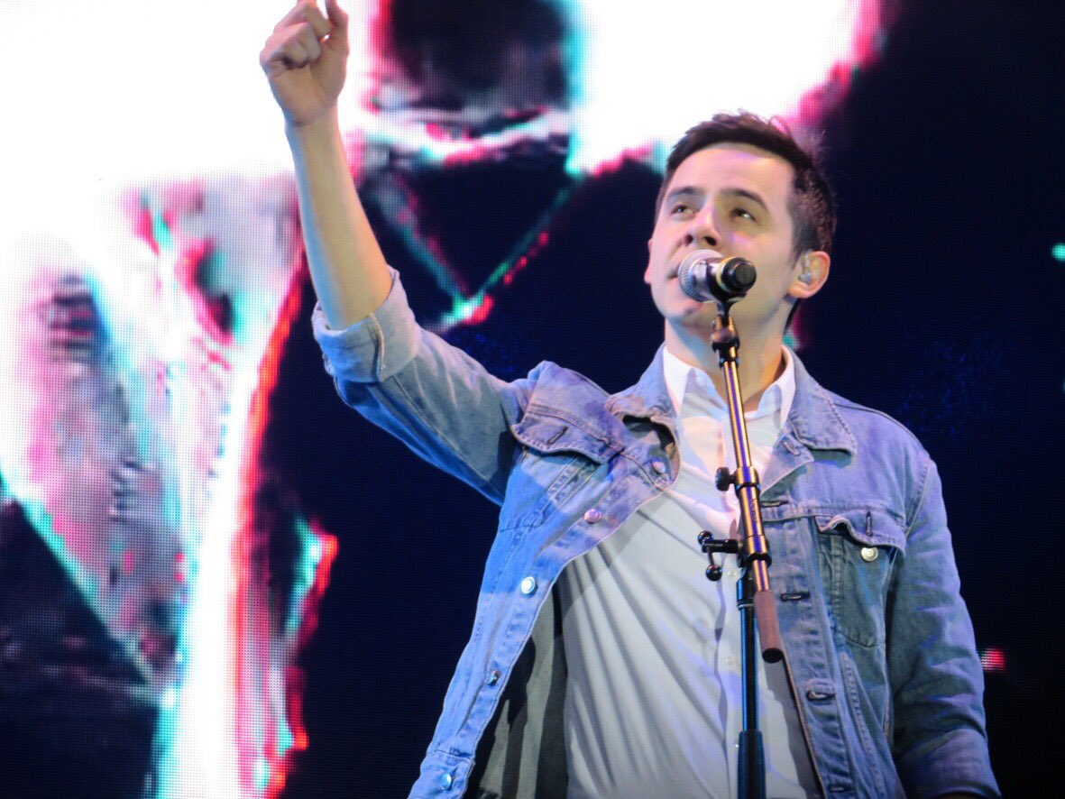 LinetQG's tweet photo. Una noche maravillosa.... Conciertazo!!! @DavidArchie #DAP2017 https://t.co/uW3iXwYEmy