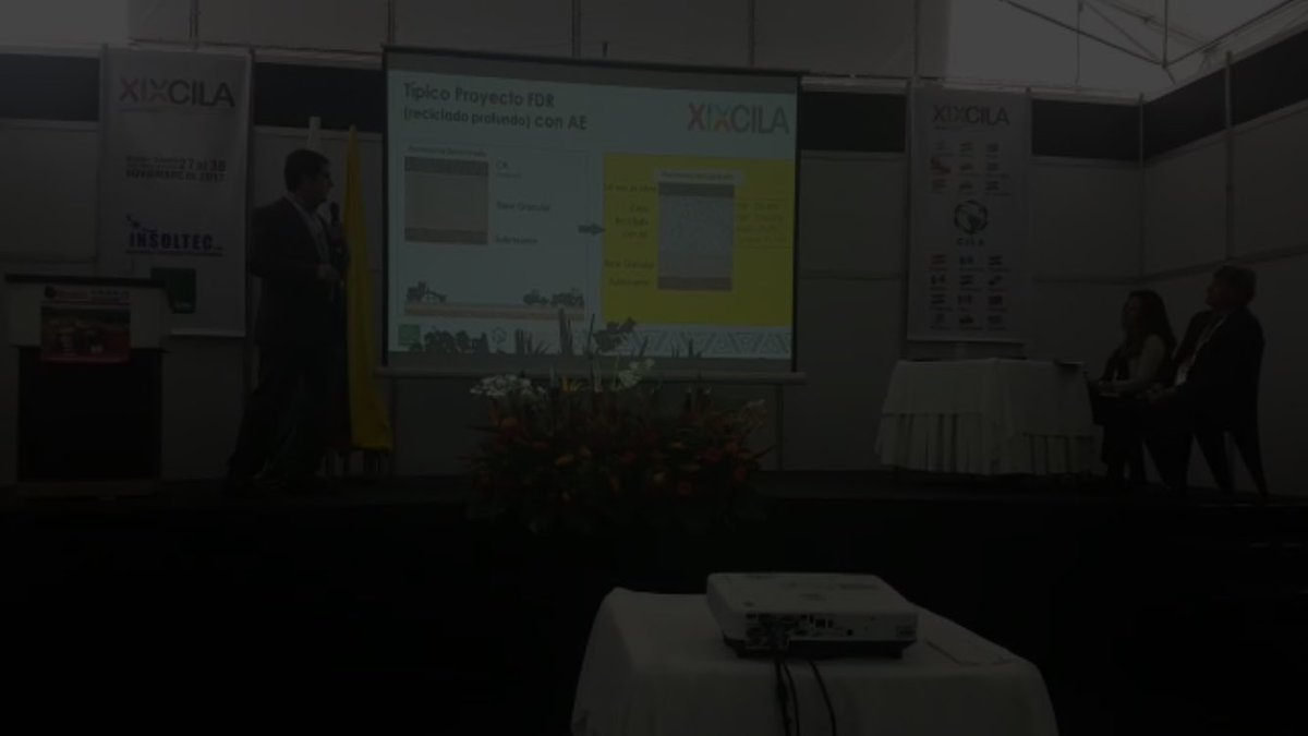 FernandoPania's tweet photo. Porque el conocimiento guardado no le sirve a nadie... asfalto + cemento + tecnología + técnica+ re utilización de materiales = rehabilitación de caminos sustentable #XIXCILA https://t.co/lSTTFJRllQ
