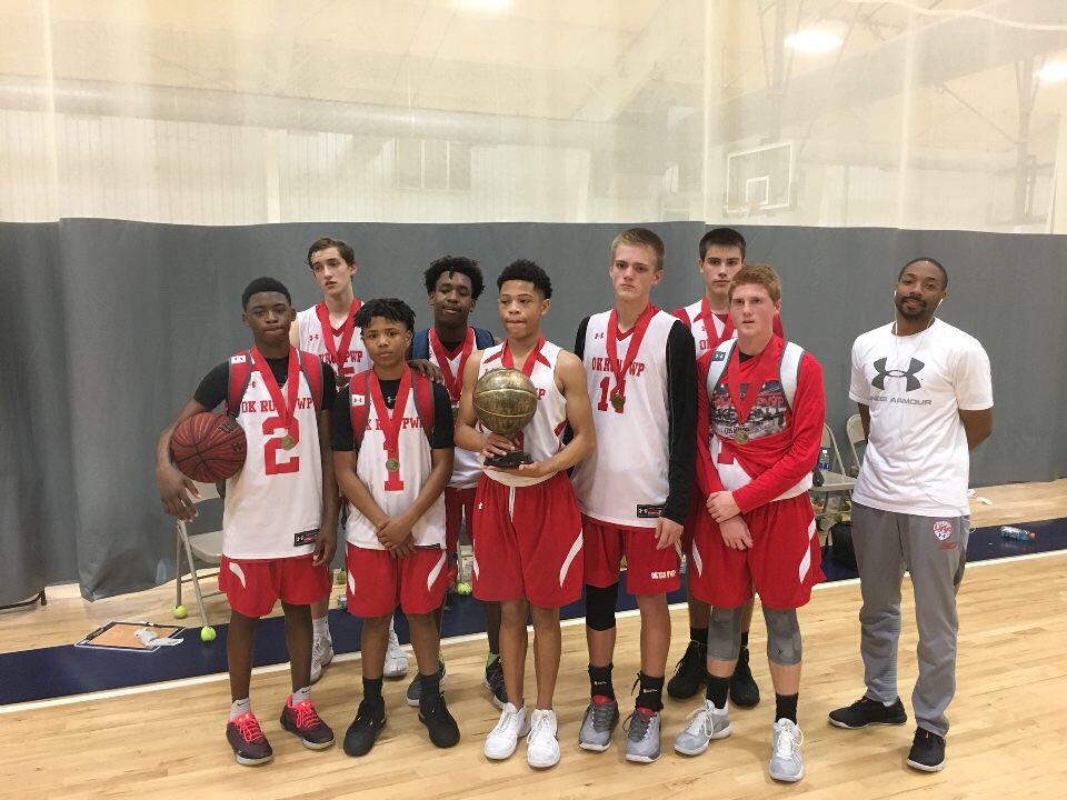 OklahomaRunPWP's tweet photo. Congrats to our 2022 team for winning their first tournament of the year! #OKRunPWP https://t.co/aAgWxKySUR