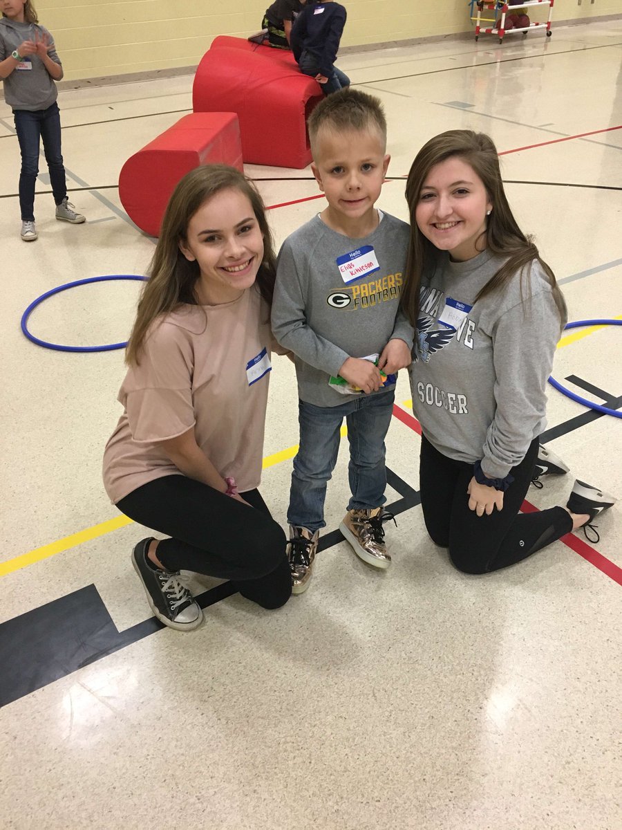 mgdeca's tweet image. We had a great time at Drop and Shop today playing dodgeball, drinking juice boxes, and watching tons of kids!! 🔷🔷