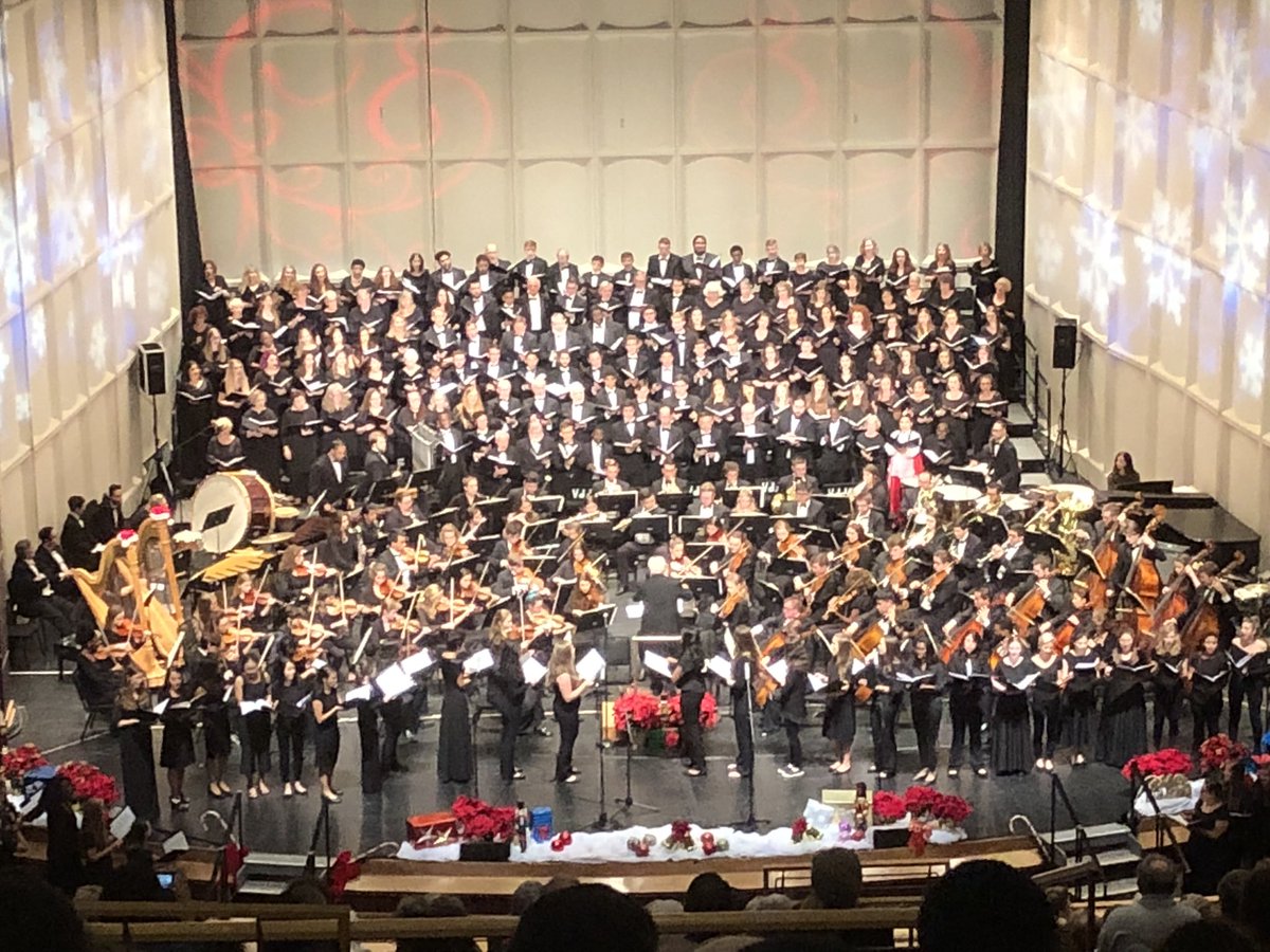 UFCOTA's tweet photo. Another amazing production of Sounds of the Season by the #UFSOM. A huge holiday thank you to @PresidentFuchs for supporting this incredible show! https://t.co/R6En9CN026