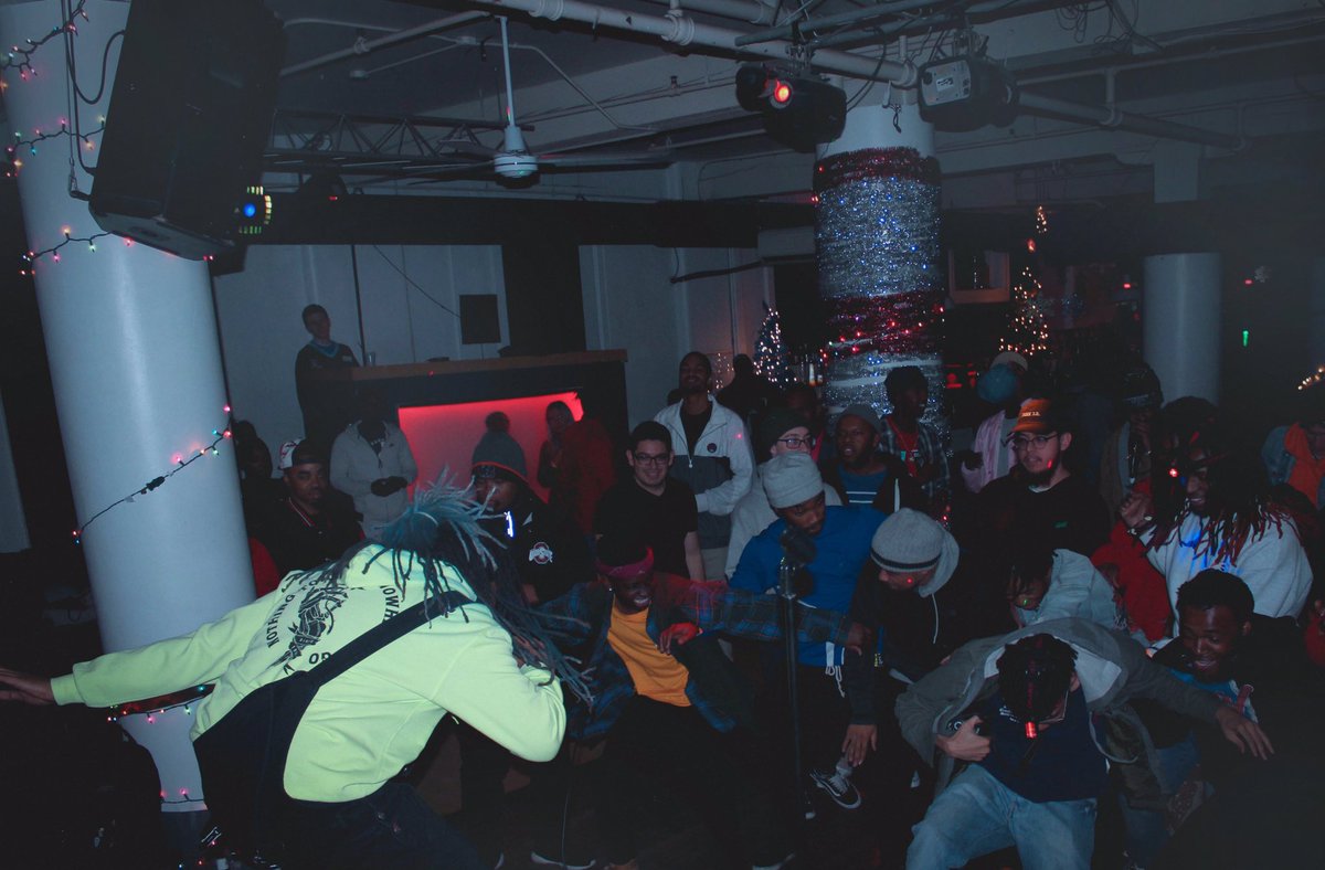Zander2Wavy's tweet photo. Had  @TherapyDayton on tilt  💔
S/o to Erbody that pulled up 
📸: ( cc ) @Alexagallo_ https://t.co/ozMIbyAxwc