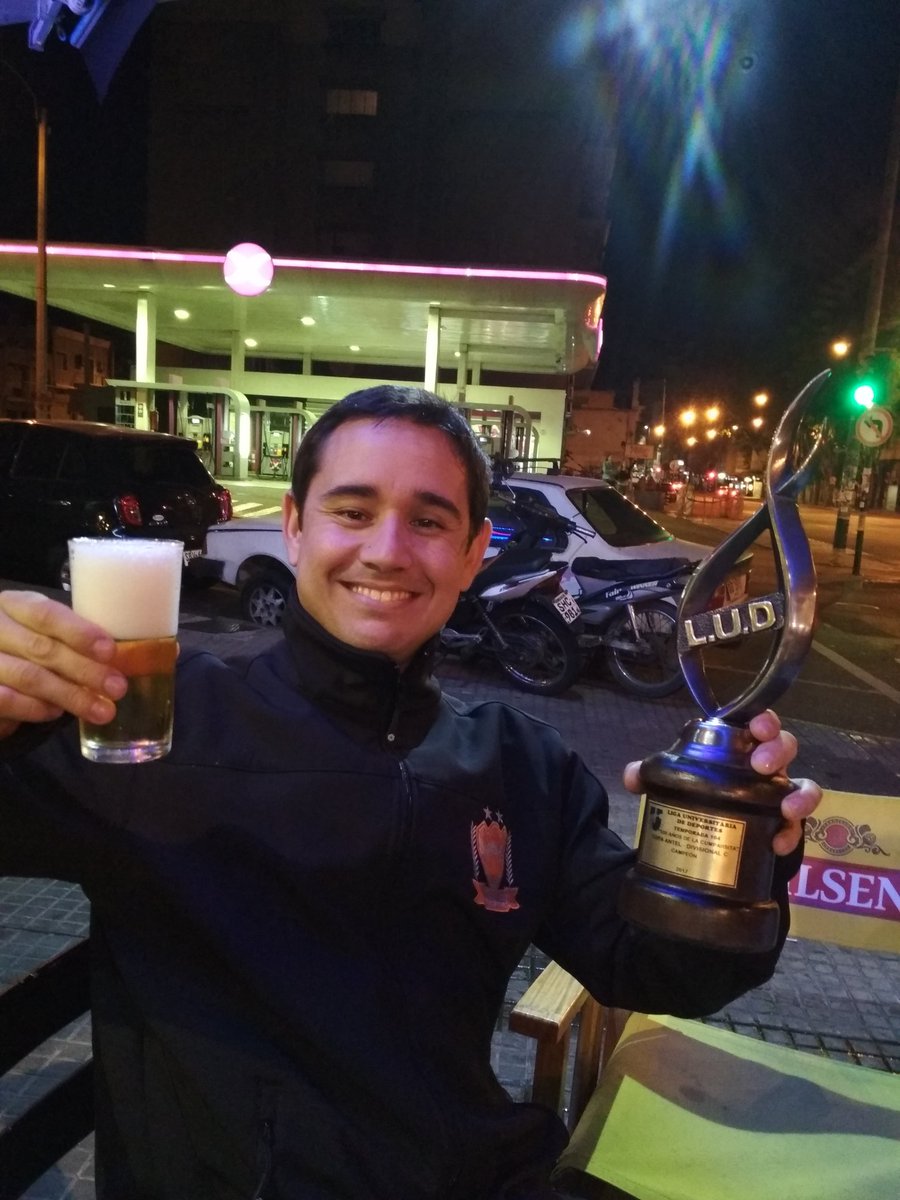 nicolas_legelen's tweet photo. En una liga que es pura pasión...a puro corazón y esfuerzo... @Wolframio_U  Campeón Divisional C 2017 @LUD_Oficial @WolframioPre https://t.co/Lz34n7qXkc