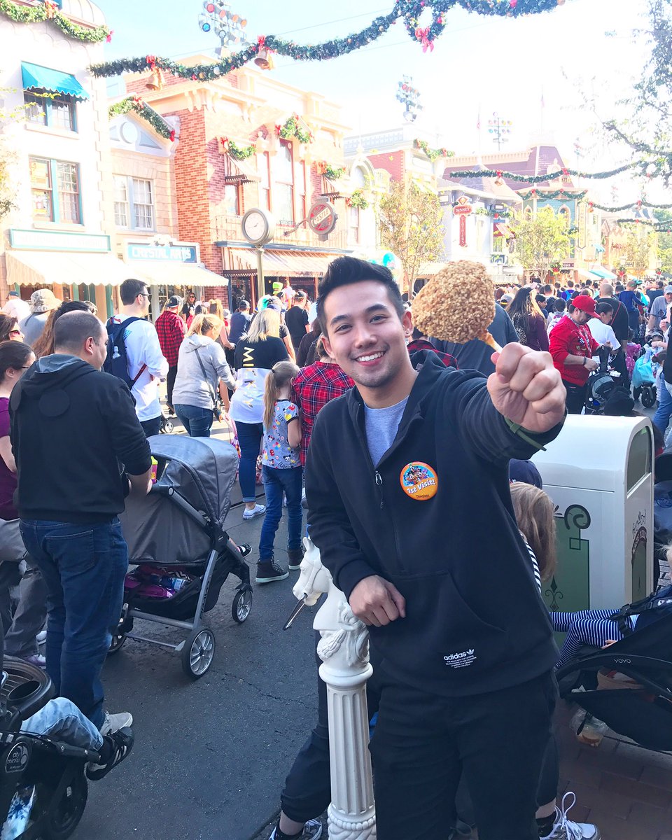 Caramel Apple...the perfect treat for exploring Disneyland!🍏 #Disneyland #Anaheim #California