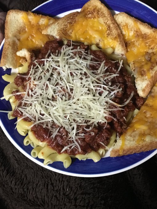Made a comforting homemade spaghetti sauce for supper tonight!  So yummy! https://t.co/APR0C3iOwj