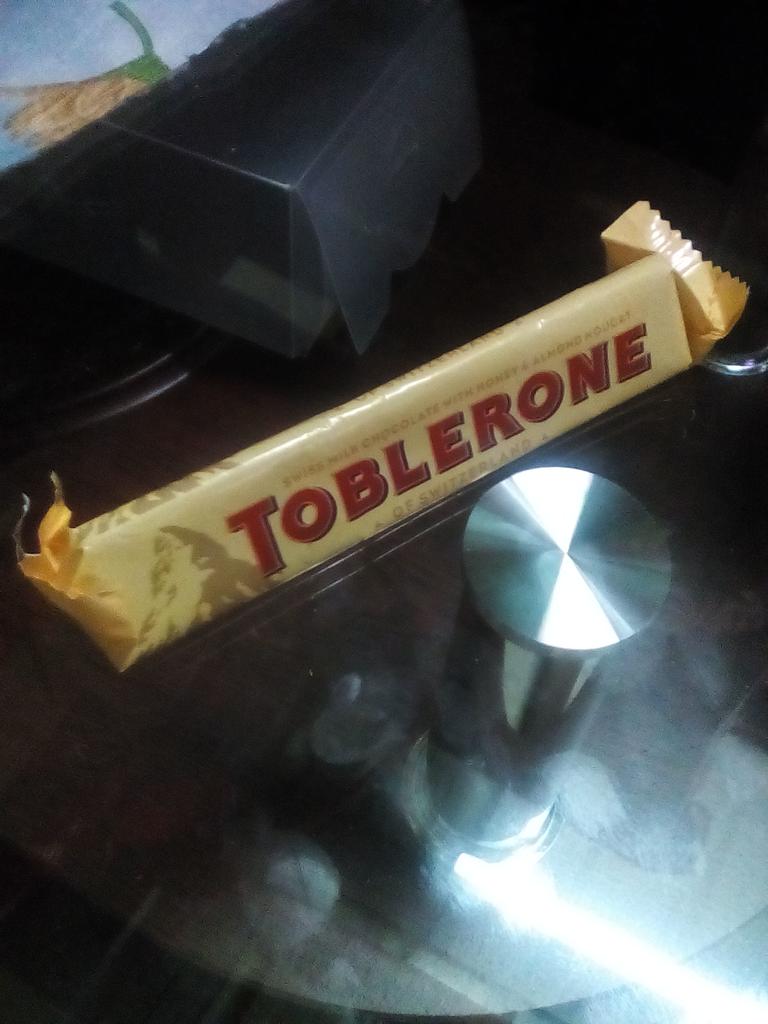 JeyKeyKid's tweet photo. Nakalimutan kong diet ako nung may nagbigay sakin nito. 😍 Ps. Saan ako huhugot ng lakas para tumanggi? 😂 https://t.co/cGVuv3T5jQ